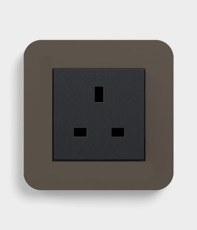 GIRA E3 Umber Single Unswitched Socket