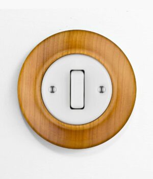 100-KPROOLIG-S-PA-00-00 Katy Paty Roo Lignum Cherry wood switch
