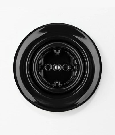 Katy Paty Roo Nigra European plug socket